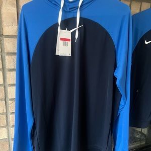 Nike pull over NWT